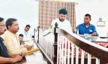 4 प्रत्याशियों ने भरा पर्चा, 3 ने खरीदे