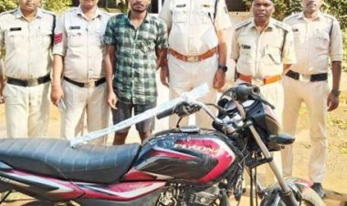 चोरी की बाइक में तलवार लहराकर आतंकित करने वाला आरोपी गिरफ्तार