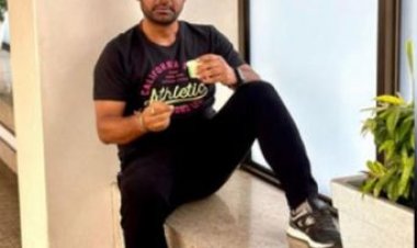 भोजपुरी एक्‍टर देव सिंह ने लिया आइसक्रीम का आनंद, कहा-'गर्मी का मजा ठंडे में ही है'