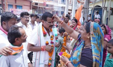 घर& घर हुआ राजेन्द्र का स्वागत, बहनों ने भाई का तिलक लगाकर आरती उतारी