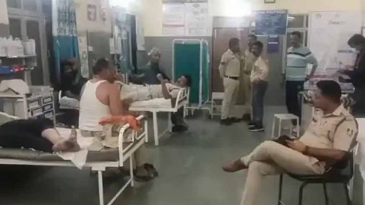 बैतूल में ट्रक की टक्कर से पलटी सुरक्षाकर्मियों से भरी बस, चुनाव ड्यूटी करके लौट रहे थे जवान