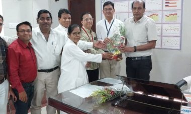 नव पदस्थ सिविल सर्जन सह अधीक्षक डॉ. हेमंत साहू का जीवन दीप समिति के सदस्यों ने किया स्वागत..