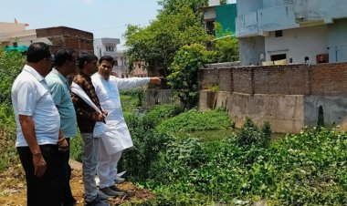 नाला साफ सफाई का महापौर धीरज बाकलीवाल ने निगम अधिकारियों के साथ किया निरीक्षण