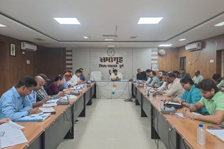 जिला पंचायत सीईओ की अध्यक्षता में समीक्षा बैठक, मानसून से पूर्व निर्माण कार्यों को पूर्ण करने के दिए निर्देश