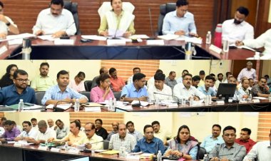 आयुष्मान कार्ड बनाने का कार्य अभियान चलाकर पूर्ण करें&कलेक्टर सुश्री चौधरी