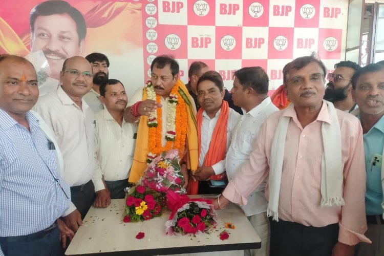 जिला देवांगन समाज के प्रतिनिधियों ने सांसद विजय बघेल को दी शुभकामनाएं....