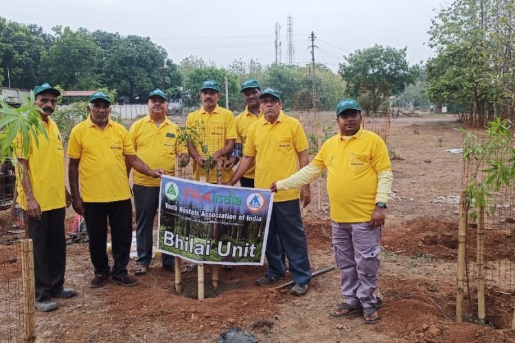 यूथ हॉस्टल्स के सदस्यों ने पौधे लगाकर पर्यावरण संंरक्षण का दिया संदेश