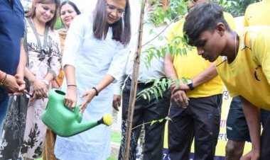 अजेय भारत व अन्य संगठनों ने पौधे लगाकर दिया पर्यावरण संरक्षण का संदेश