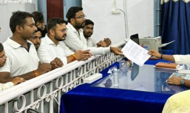 कांग्रेस कार्यकर्ताओं पर फ़र्ज़ी एफआईआर व कार्यवाही के विरोध में ज़िला युवा कांग्रेस दुर्ग ग्रामीण ने सौपा ज्ञापन ...