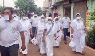 श्री सुमंगल प्रभा जी का साध्वी समुदाय के साथ दुर्ग नगर मंगल प्रवेश