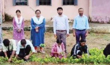 उद्यानिकी महाविद्यालय में छात्र-छात्राओं ने किया पौधरोपण