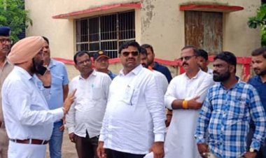 विधायक गजेंद्र की पहल रेलवे स्टेशन का बंद एस्कलेटर फिर से शुरू