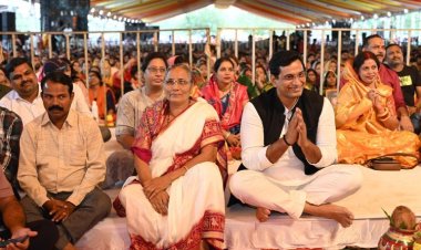 श्री शिव महापुराण कथा सुनने माता के साथ पहुंचे विधायक देवेंद्र