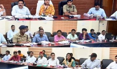 कलेक्टर सुश्री ऋचा प्रकाश चौधरी ने की सड़क सुरक्षा की समीक्षा