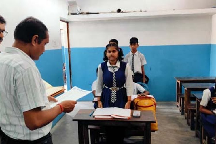 आरटीई के तहत चयनित स्कलों के निरीक्षण में निकले अधिकारी