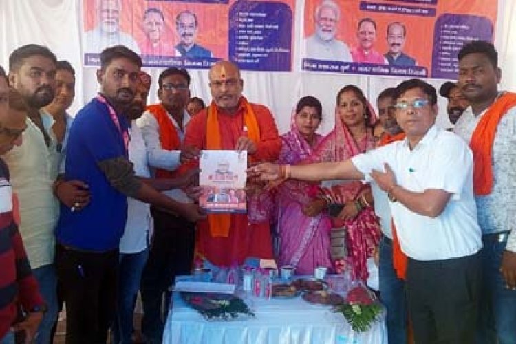 बंद स्ट्रीट लाइट को कराया शुरू