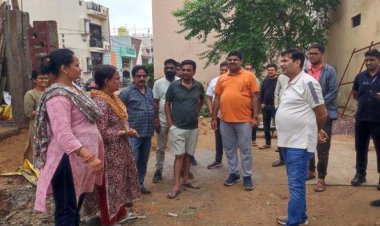 विधायक गजेंद्र यादव व महापौर धीरज ने किया वार्ड का भ्रमण