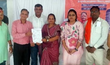 नाला जाम से कई लोग थे परेशान, शिकायत मिलते ही पहुंचा अमला 