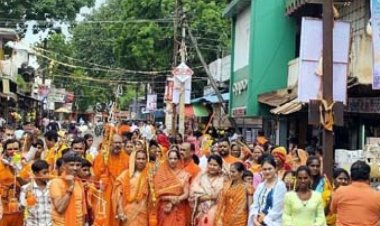 जितेंद्र वर्मा के नेतृत्व में टोला घाट में उमड़ा शिव भक्तों का सैलाब