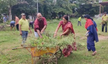 निःस्वार्थ स्वच्छता अभियान सराहनीय & महापौर