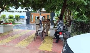 BREAKING : ACB-EOW ने होटल व्यवसायी के ठिकानों पर मारा छापा, IAS-IPS अधिकारियों का है करीबी