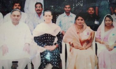 Facebook में शेयर की Sonia Gandhi के साथ अपनी तस्वीर और फिर भी टिकट के नाम पर 30 लाख की ठगी का शिकार हुई छत्तीसगढ़ की ये कांग्रेस नेत्री