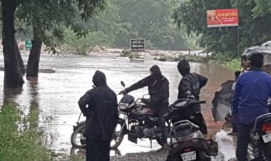 शहडोल में भारी बारिश:कक्षा एक से आठवीं तक स्कूल बंद, राज्यपाल का दौरा फिर से निरस्त, रेलवे ट्रैक समेत लोगों के घरों में घुसा पानी