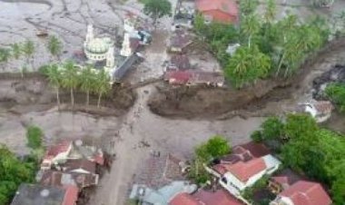 इंडोनेशिया के पूर्वी टर्नेट द्वीप पर अचानक आई बाढ़ में 11 लोगों की मौत