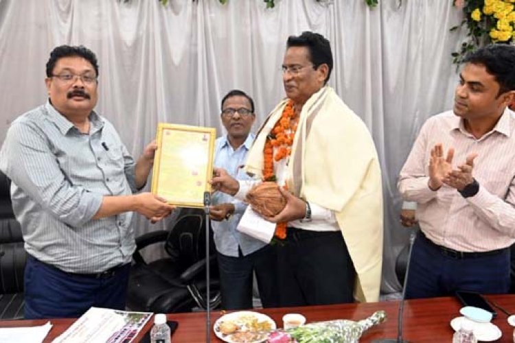 42 वर्ष सेवा अवधि पूर्ण कर रियाज भाई हुए सेवानिवृत्त