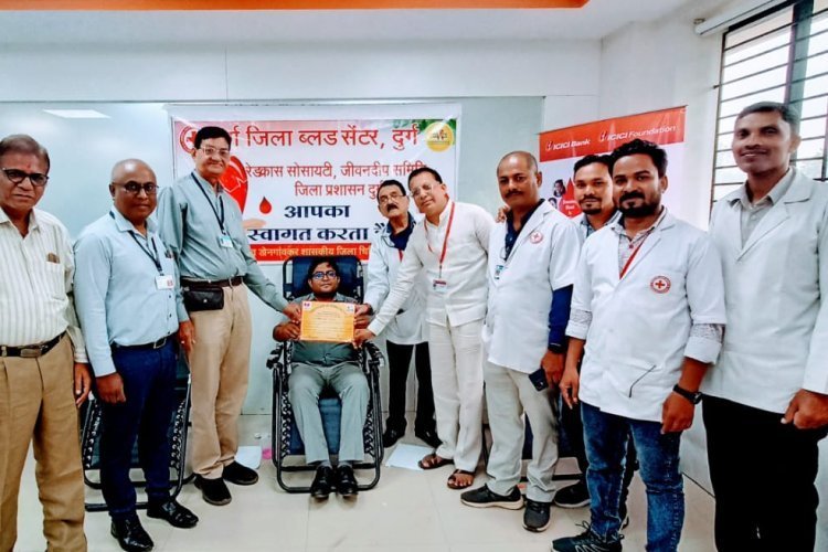 आईसीआईसीआई फाउंडेशन ने शिविर लगाकर 50 यूनिट रक्त बल्ड बैंक को उपलब्ध कराई..