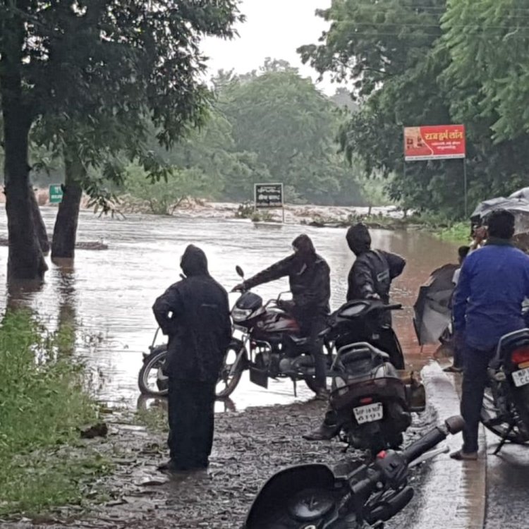 शहडोल में भारी बारिश:कक्षा एक से आठवीं तक स्कूल बंद, राज्यपाल का दौरा फिर से निरस्त, रेलवे ट्रैक समेत लोगों के घरों में घुसा पानी