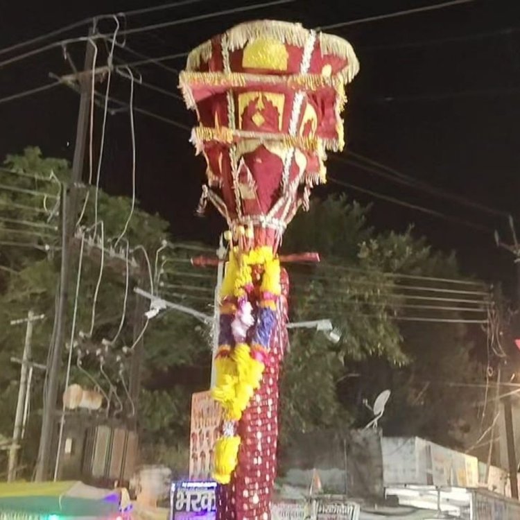 वाल्मीकि समाज ने निकाली छड़ी निशान यात्रा:गांधी चौराहा पर छड़ी की पूजा के बाद निकला चल समारोह