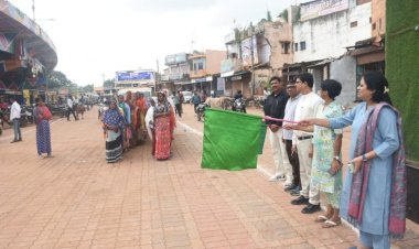 साक्षर होने का संदेश लेकर  निगम कर्मियों ने निकाली उल्लास के साथ रैली