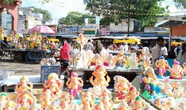 कल घर-घर विराजेंगे विघ्नहर्ता:गांधी पार्क पर मुर्तियों का बाजार सजा, कई रूप में बनाई प्रतिमाएं