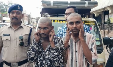 Durg: पुलिस ने दो बदमाशों का सिर मुंडवा कर निकाला जुलूस, लगवाया ये नारा