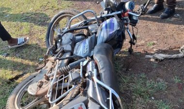 कार की टक्कर से 40 वर्षीय महिला की मौत:बाइक चला रहा 18 वर्षीय युवक घायल, माता-पिता से मिलने मायके आई थी महिला