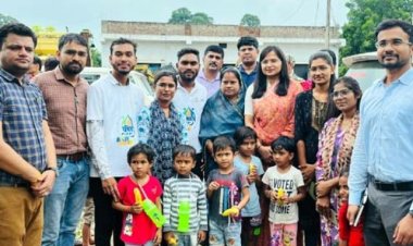 पोषण और स्वच्छता के प्रति जागरूकता लाने घर&घर पहुँच रहे युवोदय स्वयंसेवक