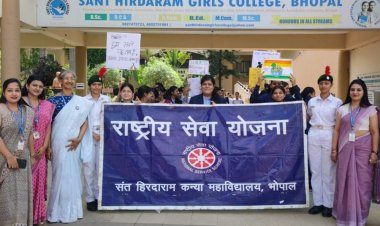 संत हिरदाराम गर्ल्स कॉलेज में राष्‍ट्रीय सेवा योजना दिवस समारोह:एनएसएस और हमारे संस्थान के राष्ट्र-निर्माण का दृष्टिकोण एक समान : डॉ. डालिमा पारवानी