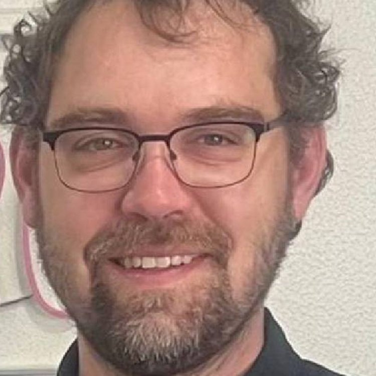 इंदौर के होटल में अमेरिकी प्रोफेसर की मौत:रात को खाना खाकर सोए थे, सुबह उठे नहीं तो स्टाफ ने पुलिस बुलाई; एक्सचेंज प्रोग्राम के तहत आए थे