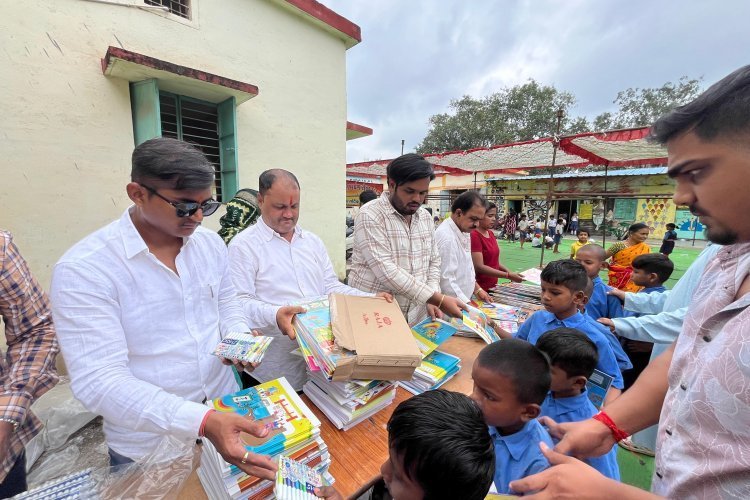 राधाअष्टमी पर बच्चों को भोजन एवं जरूरत की सामाग्री वितरण..