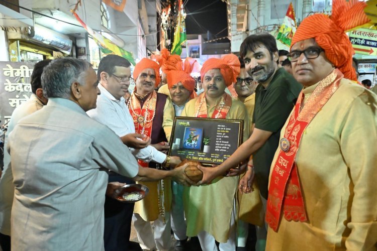 भव्य शोभायात्रा, भंडारा के साथ स्वर्णीय महोत्सव का समापन...