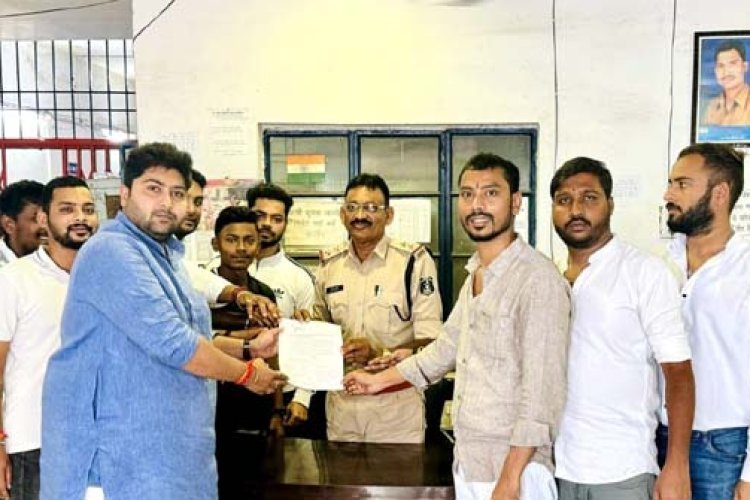 युवा कांग्रेसियों ने शिवसेना विधायक पर कराया एफआईआर, राहुल गांधी को लेकर दिया था विवादित बयान