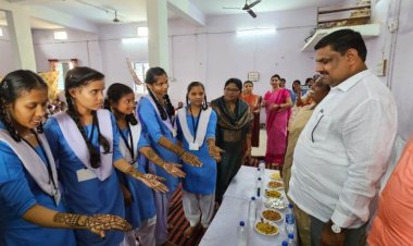 विधायक गजेंद्र यादव ने बच्चियों से लिए वचन& संतुलित आहार अपनाएंगे, मेहंदी लगाकर बच्चियों ने दिया बेटी बचाओ का संदेश