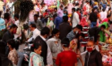 दीवाली पर राजवाड़ा क्षेत्र में दुकान लगाने पर विधायक-व्यापारी आमने-सामने:व्यापारी चाहते फुटपाथ वालों को दूसरी जगह बैठाया जाए, विधायक शुक्ला बोले-8 दिन के लिए देंगे अनुमति