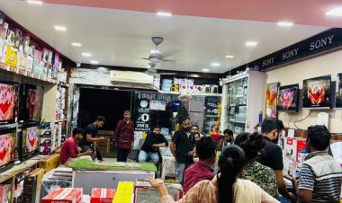 बड़वानी में गुरु पुष्य का मुहूर्त आज:बाजार में छाई रौनक, दिवाली से पहले ऑफर्स की बौछार से बाजार में आने लगा उठाव