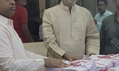 वोटर लिस्ट पुनरीक्षण ड्राइव शुरू:एक महीने लगेंगे कैंप, जिले में मतदान केंद्र बढ़े, मतदाताओं की संख्या भी बढ़ी