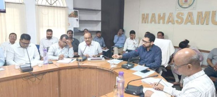 असाक्षरों के लिए संचालित उल्लास कार्यक्रम की समीक्षा