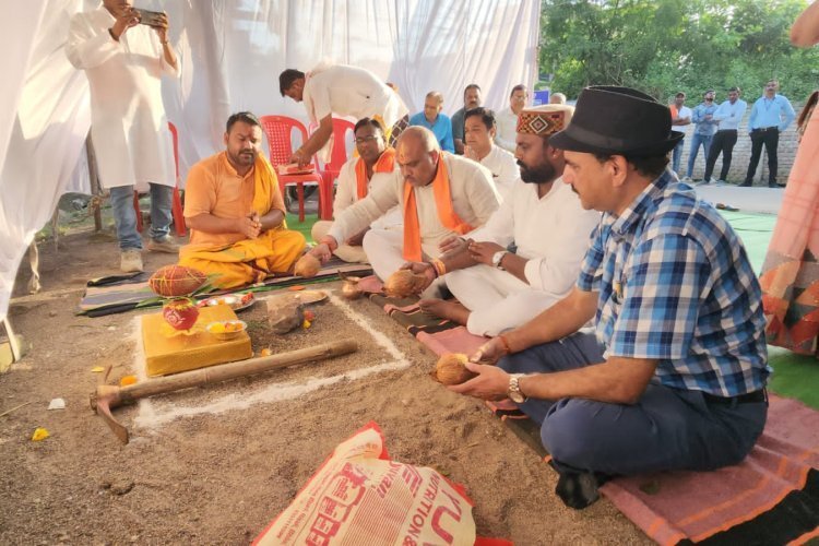 प्रगति नगर रिसाली 6 लाख रूपये से निर्मित होने वाले मिनी उद्यान निर्माण कार्य का किया भूमि पूजन