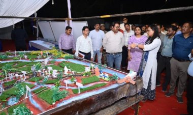 कलेक्टर सुश्री ऋचा प्रकाश चौधरी ने राज्योत्सव की तैयारियों का लिया जायजा