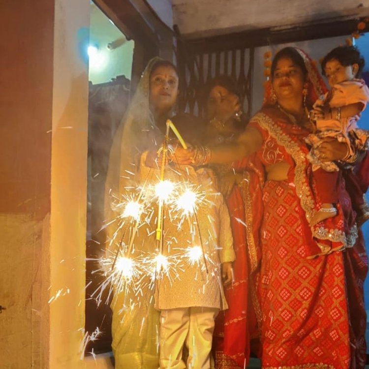 दीपों की रोशनी से जगमाया सिवनी:सजाई गई मनमोहक रंगोलियां, पूजन के बाद की गई आतिशबाजी